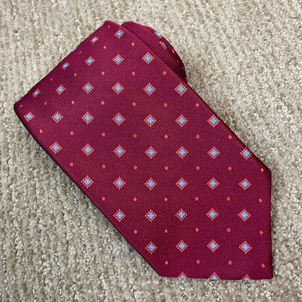 Brooks Brothers Silk Tie Mens Burgundy Red Blue Geometric Preppy Stain Resistant